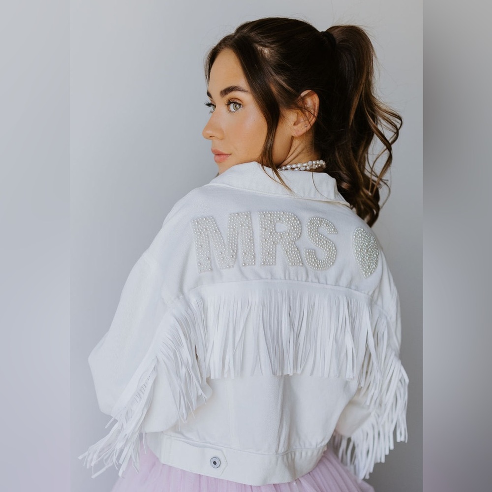 UNTAMED PETALS Dallas Fringe Crop Jacket - PEARL